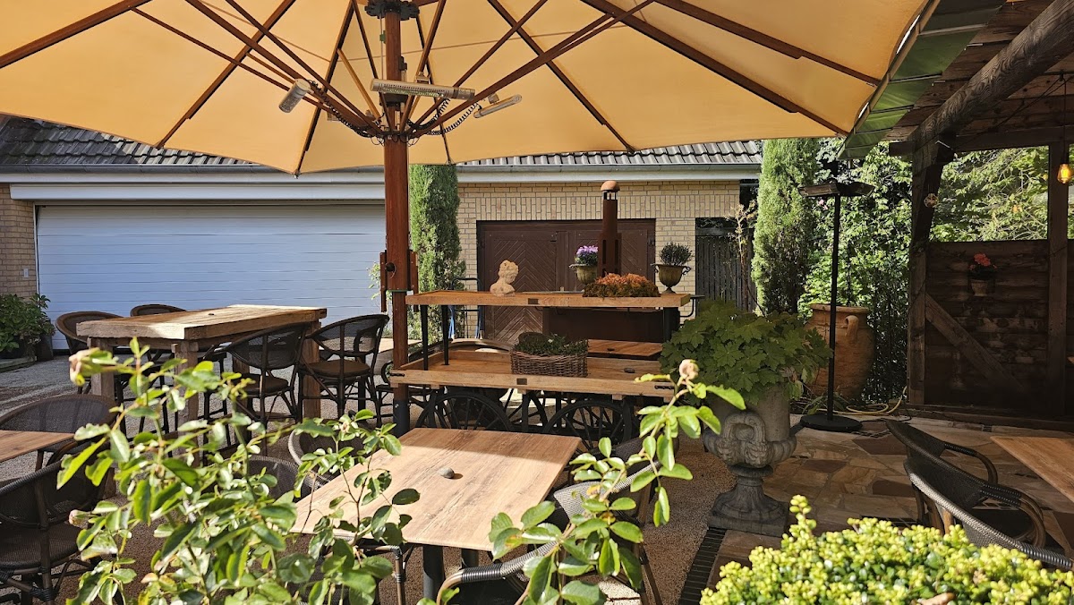FeinFruchtig Wein-Bistro - Photo 3