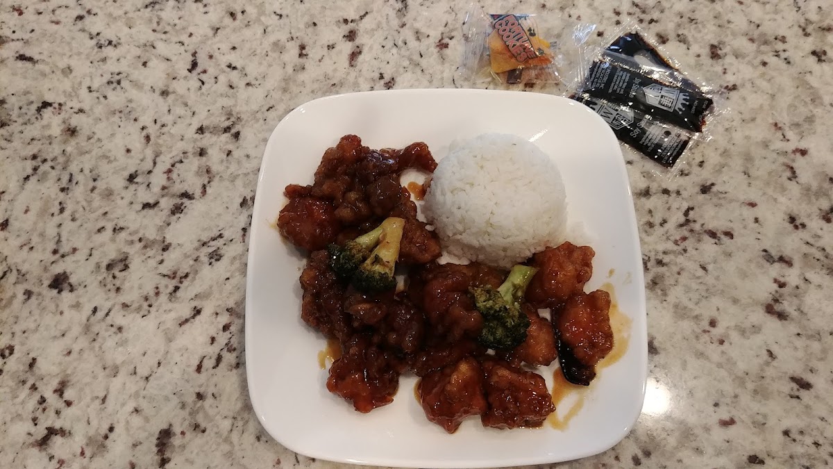 Mandarin Express Restaurant - Photo 7
