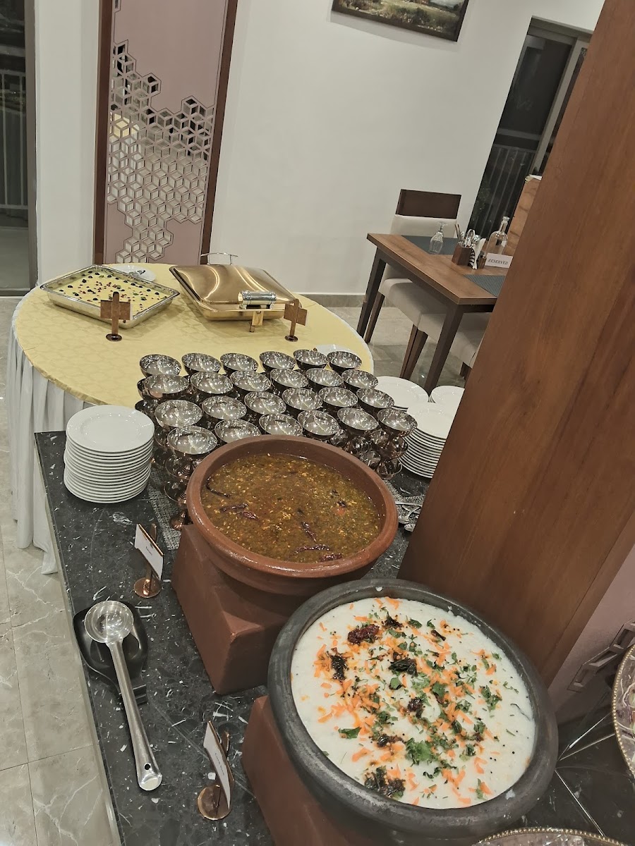 Raymi Multicuisine Restaurant - Photo 9