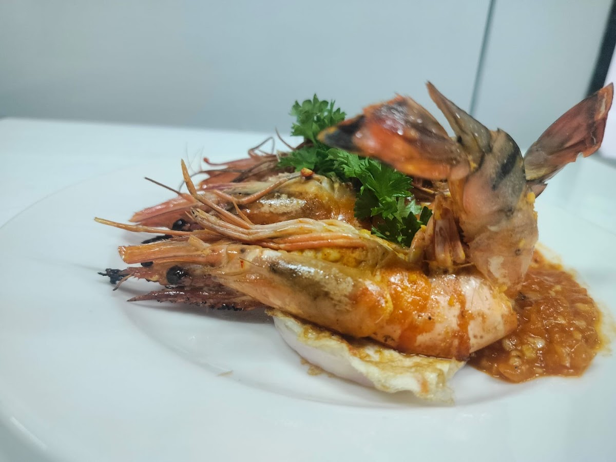 Raymi Multicuisine Restaurant - Photo 2