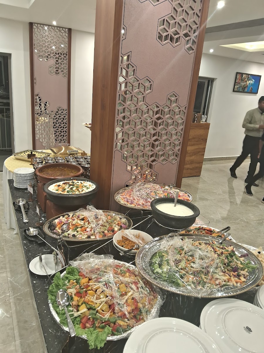 Raymi Multicuisine Restaurant - Photo 3