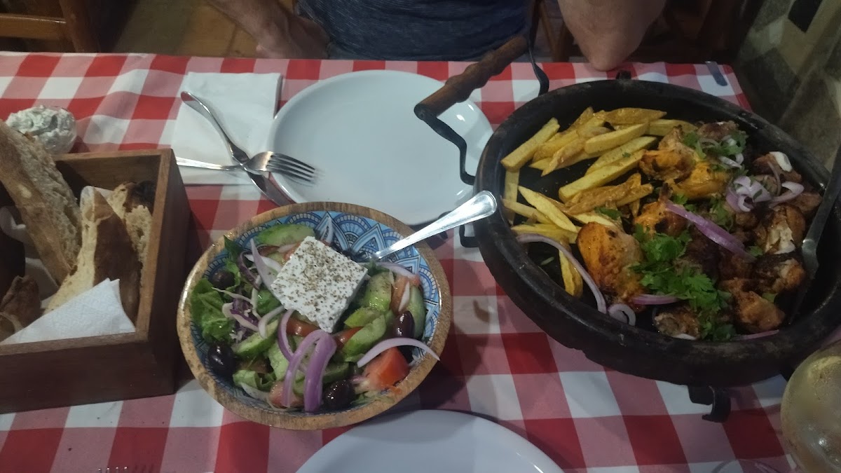 Taverna Picnic - Photo 9