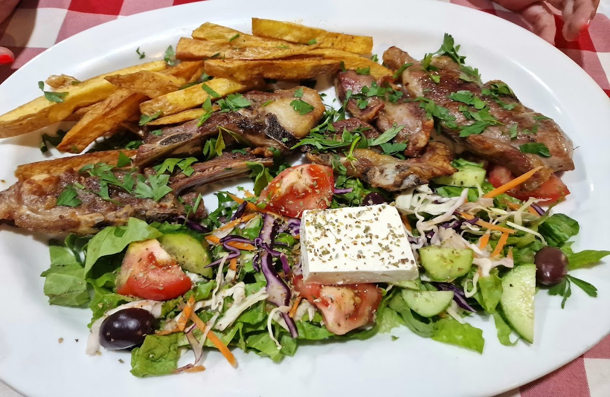 Taverna Picnic - Photo 4