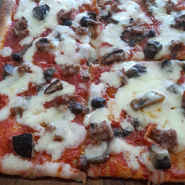 Porcini Salsiccia E Tartufo