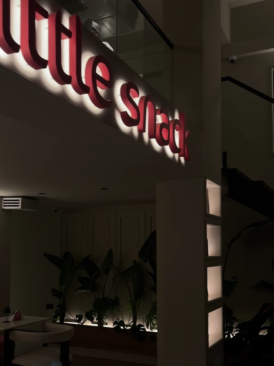Little Snack Restaurant Qurum مطعم ليتل سناك القرم