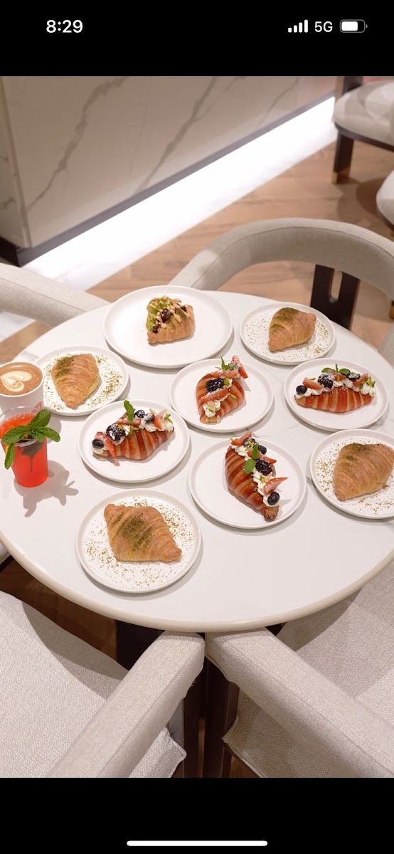 Little Snack Restaurant Qurum مطعم ليتل سناك القرم - Photo 2