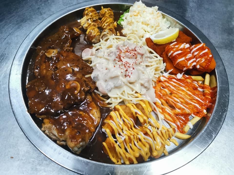 Mix & Grilled Cafe - Photo 6