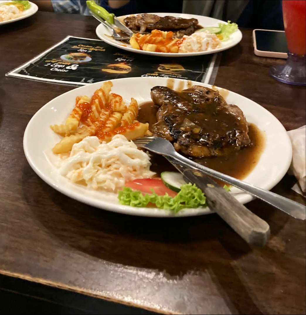 Mix & Grilled Cafe - Photo 7