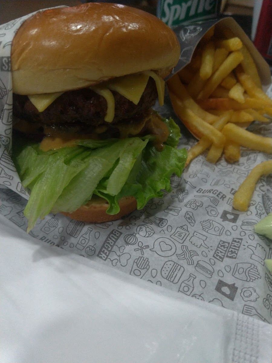 Maverick's Hamburgueria - Photo 4