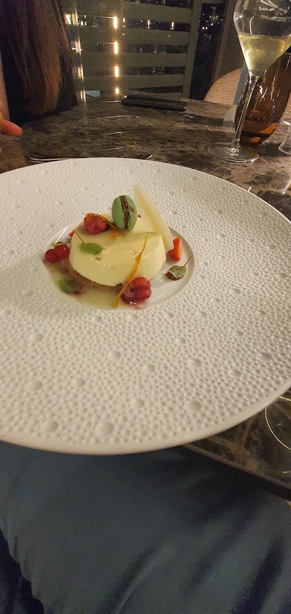 Nui Restaurant - Photo 6