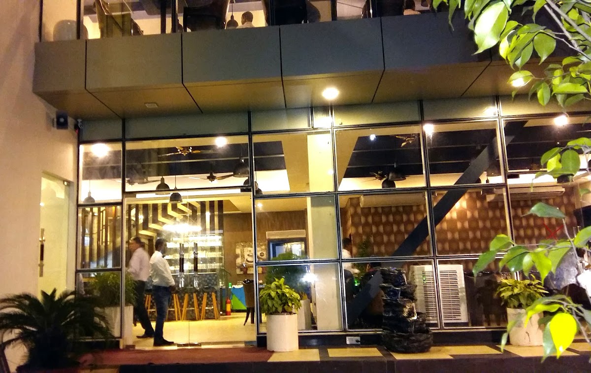 Blu Lounge Restaurant