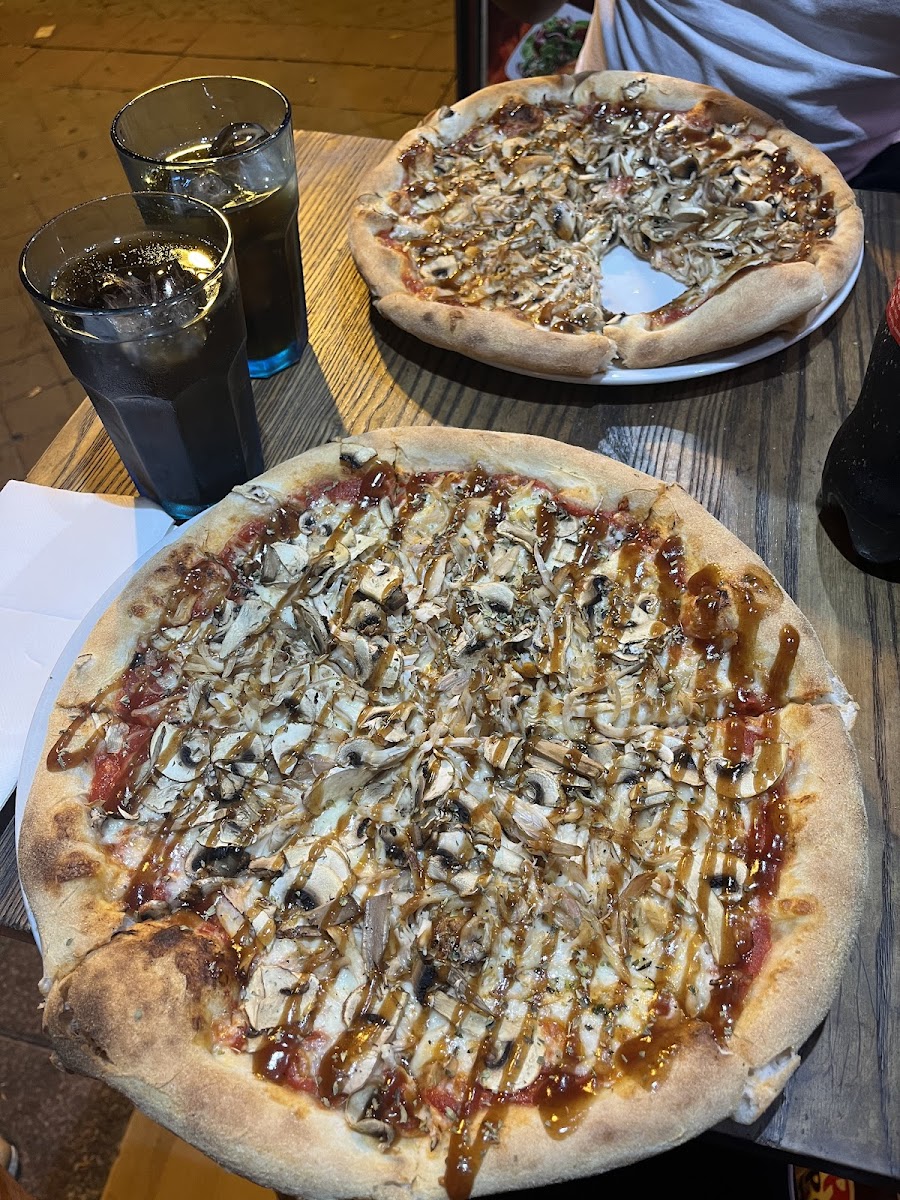 Al Carbon Pizzas y Pollo - Photo 2