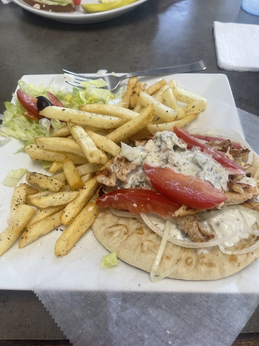 Mediterra Diner - Photo 4