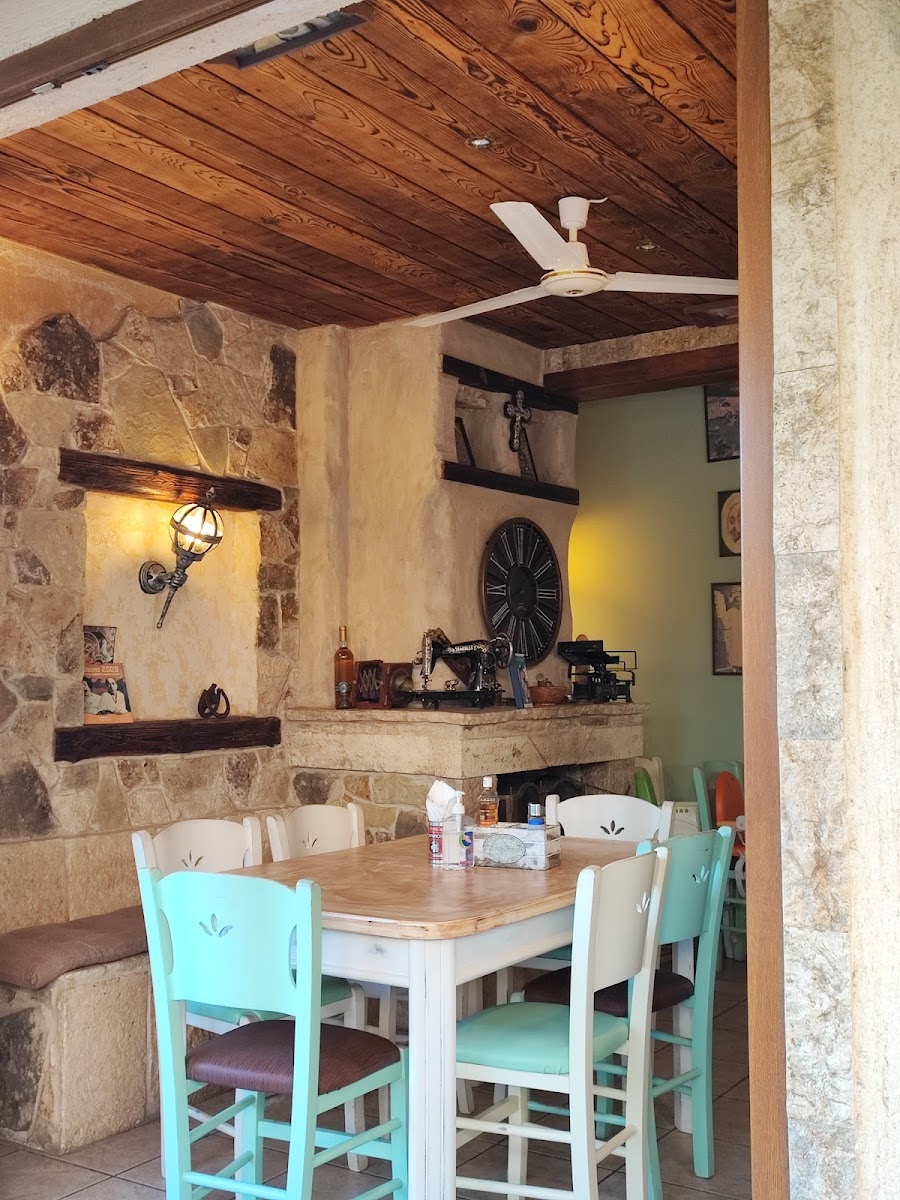 Sousouro Restaurant - Photo 8