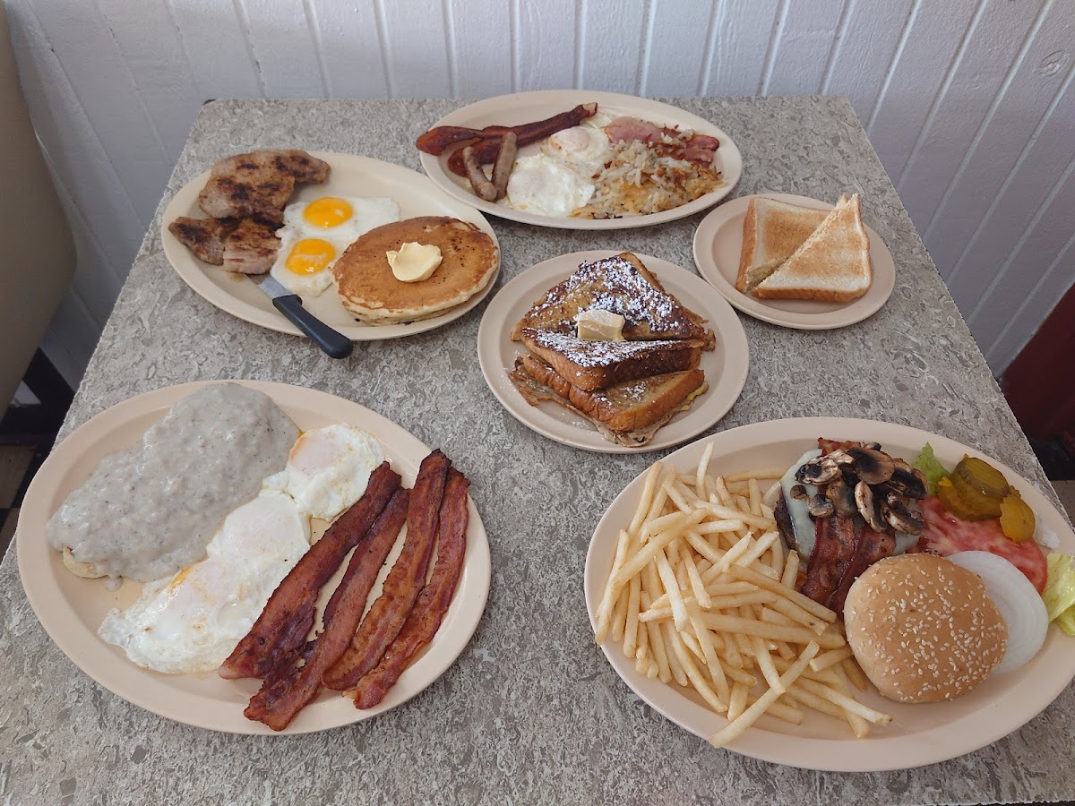 LC's Diner - Photo 6