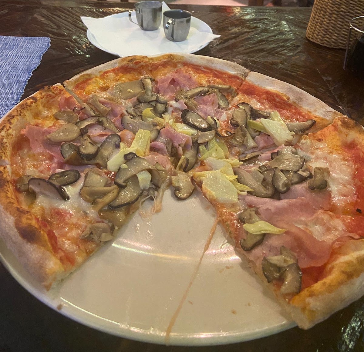 M&M's Pizzeria & Spaghetteria - Photo 3