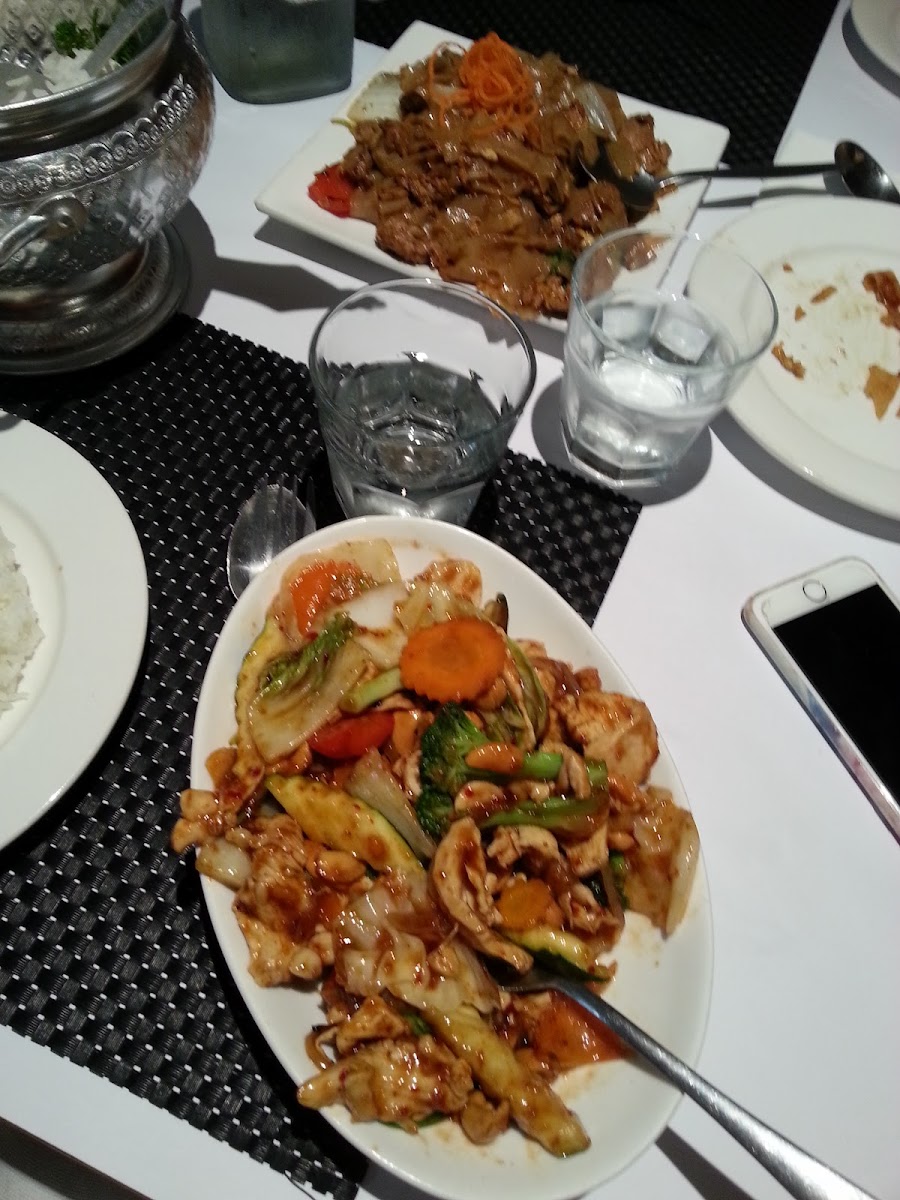 Hot Wok Thai - Photo 6