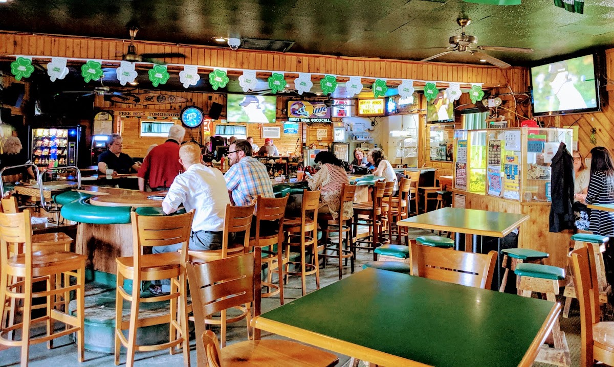 Gallaghers Bar - Photo 2