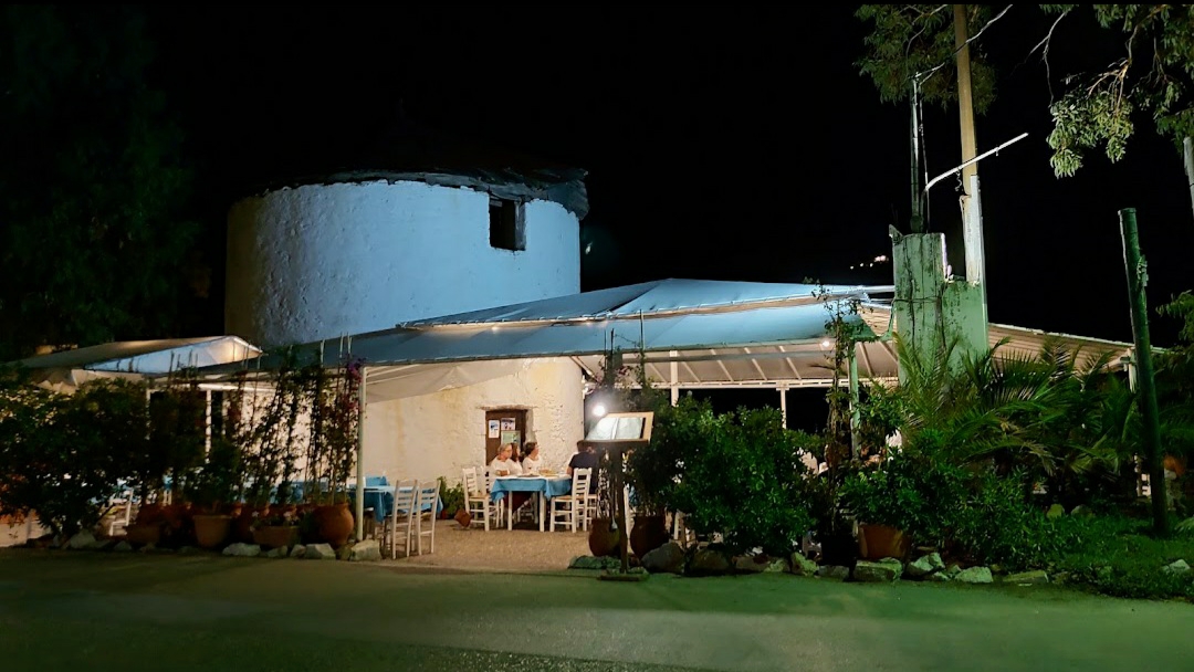 Mylos Tavern - Photo 2