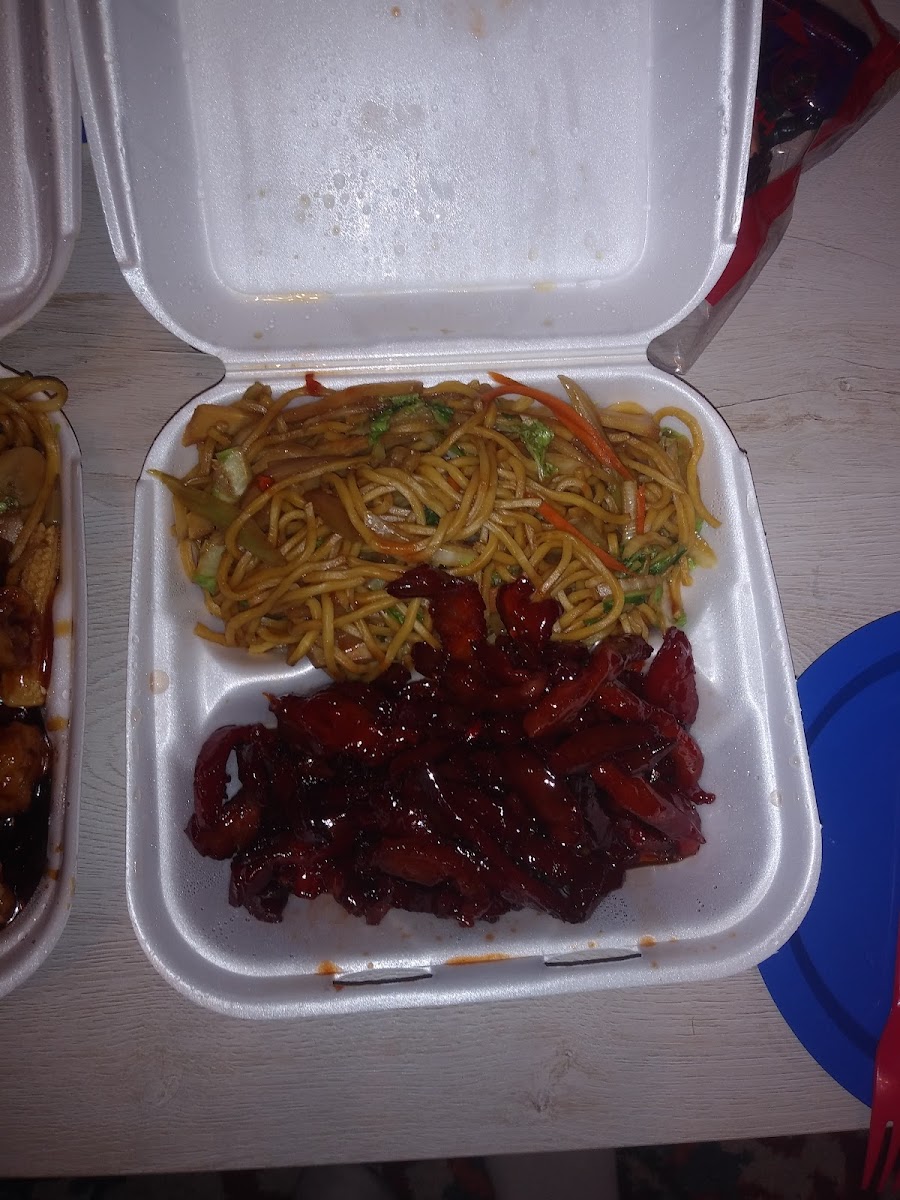 Kim's Kitchen Chinese Takeout - Photo 9