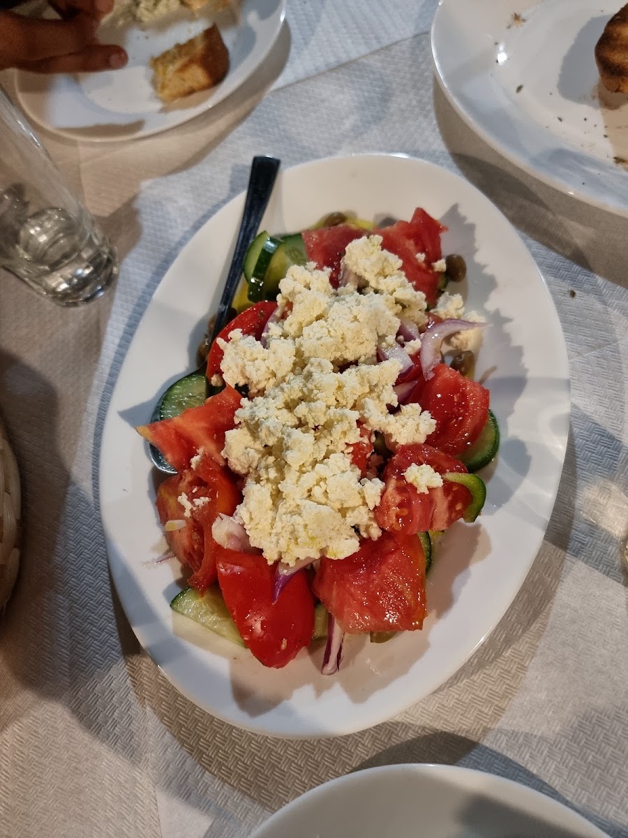 Georgia's Traditional Taverna - Photo 1