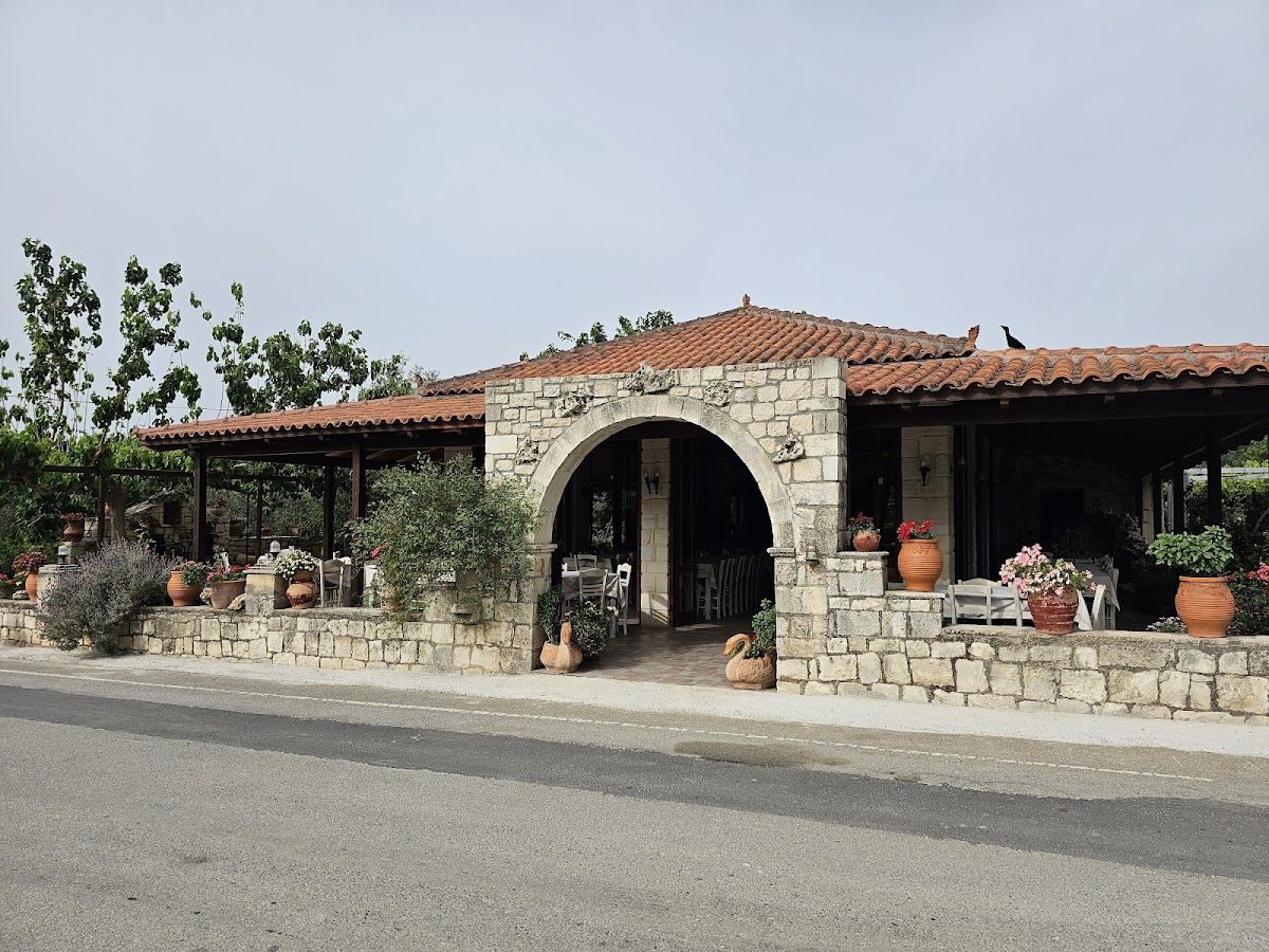 Georgia's Traditional Taverna - Photo 2