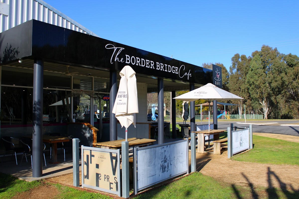 The border bridge café