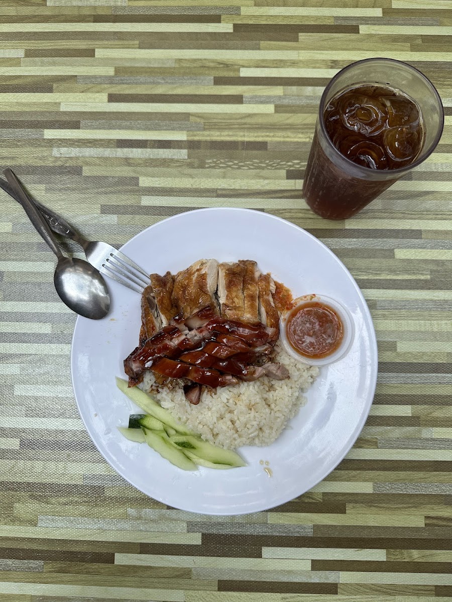 Pin Chuan kopitiam 品泉茶餐室 - Photo 4