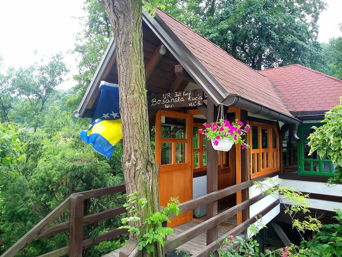 Restoran Ribnjak Bosanska Kuca - Photo 5