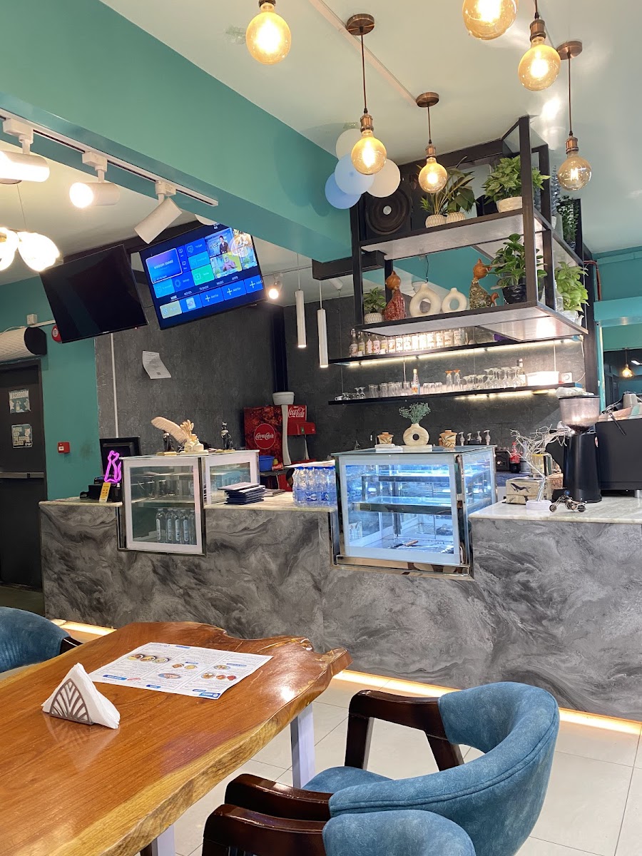 Capawcino Cat Cafe - Photo 2