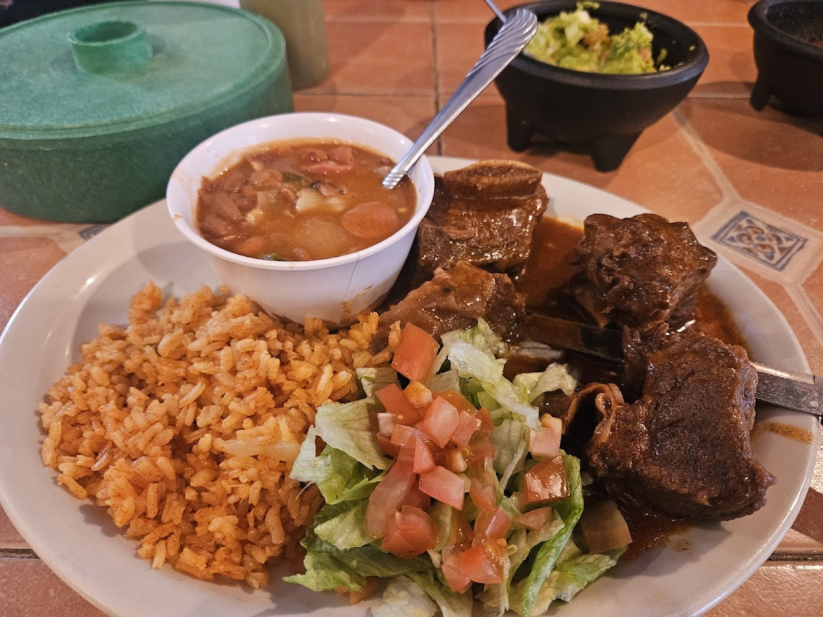 Los Garcia Restaurant - Photo 6