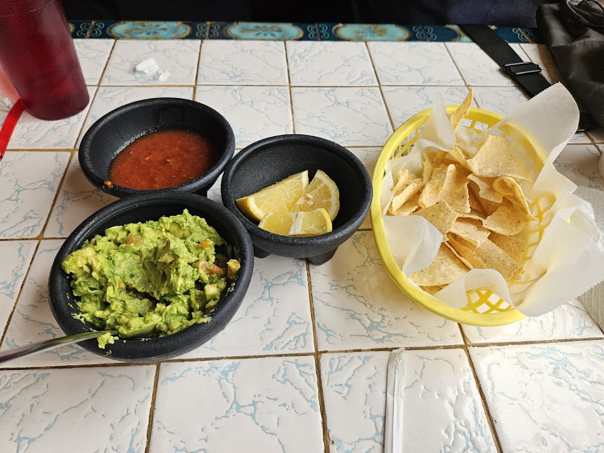 Los Garcia Restaurant - Photo 7