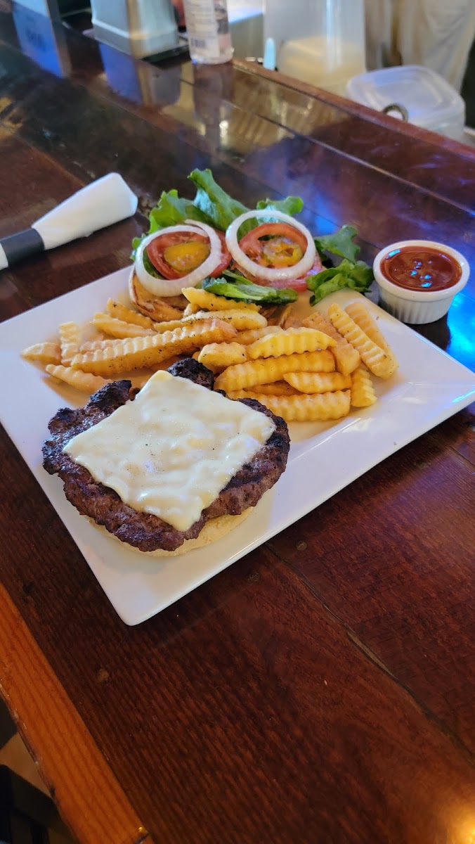 Dalton's Sports Bar & Grill - Photo 3