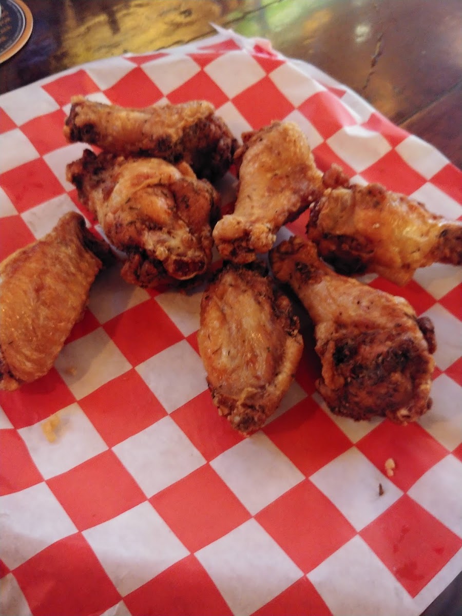 Dalton's Sports Bar & Grill - Photo 6