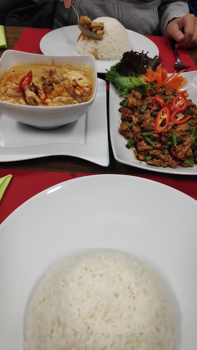 Khao Gaeng Thai Bistro - Photo 6