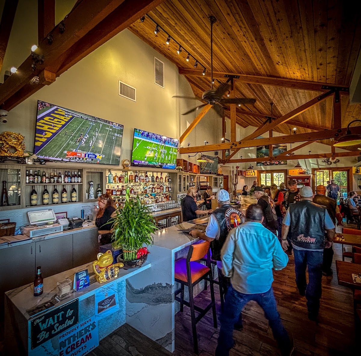 Steamboat Landing Bar & Grill - Photo 6