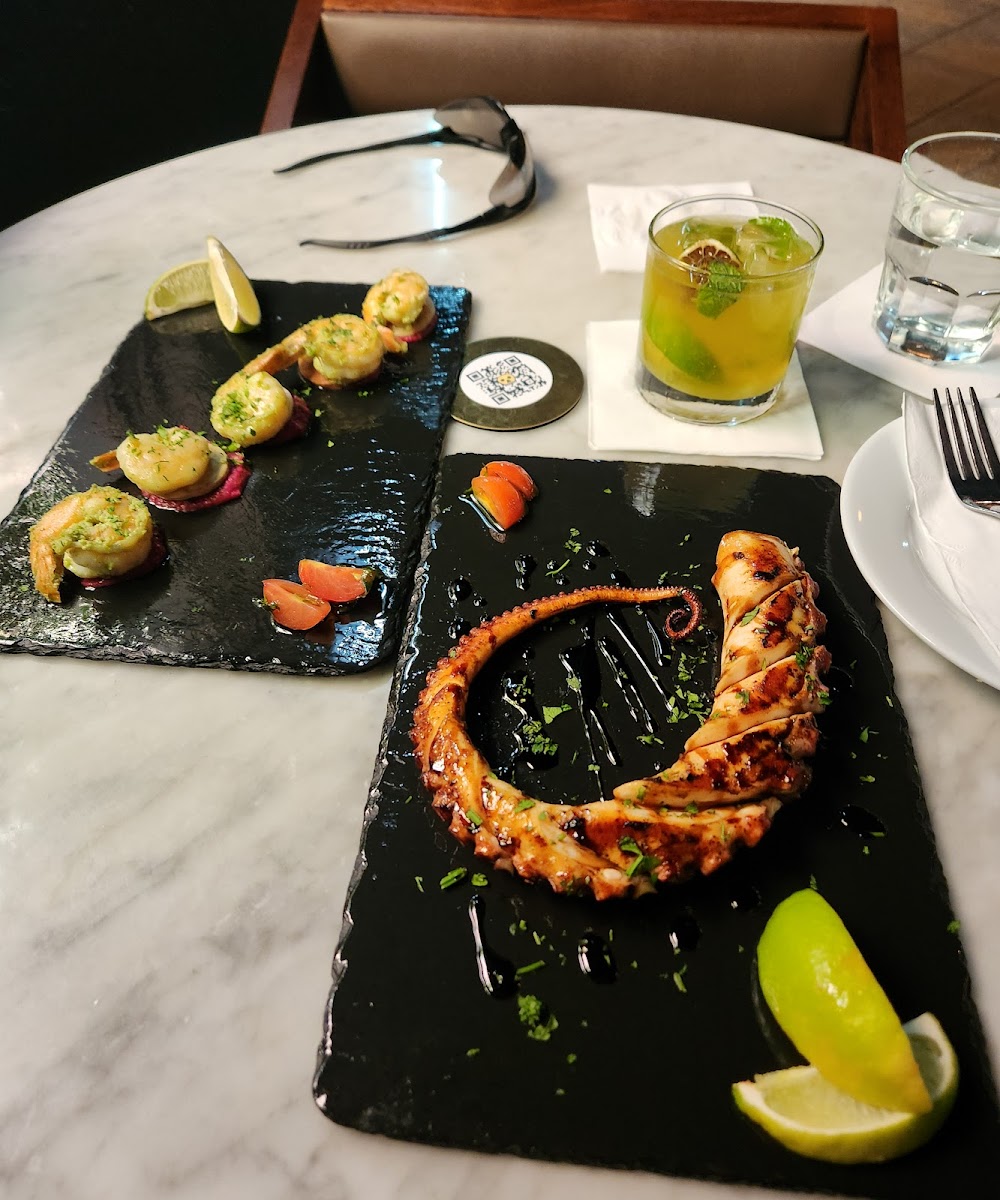La Ó Restaurant - Photo 7