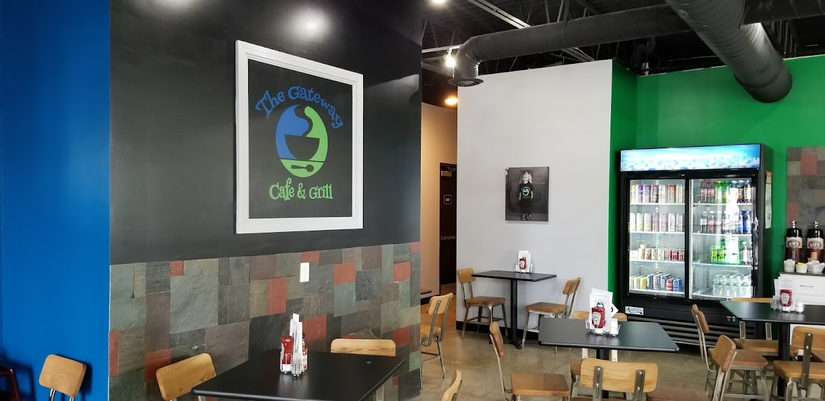 The Gateway Cafe & Grill - Photo 3