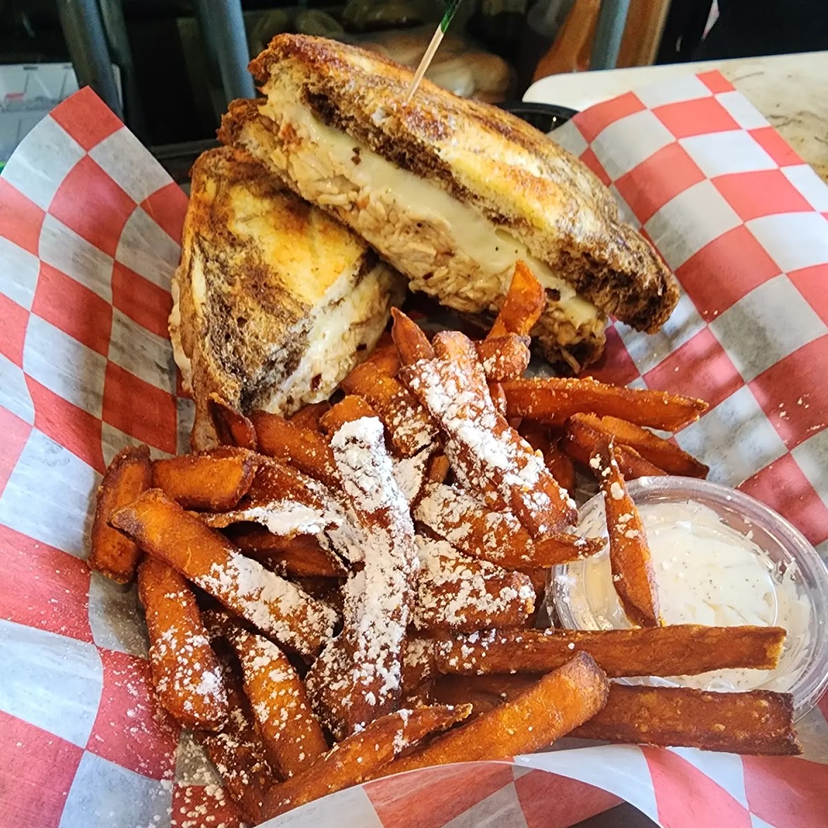 The Gateway Cafe & Grill - Photo 4