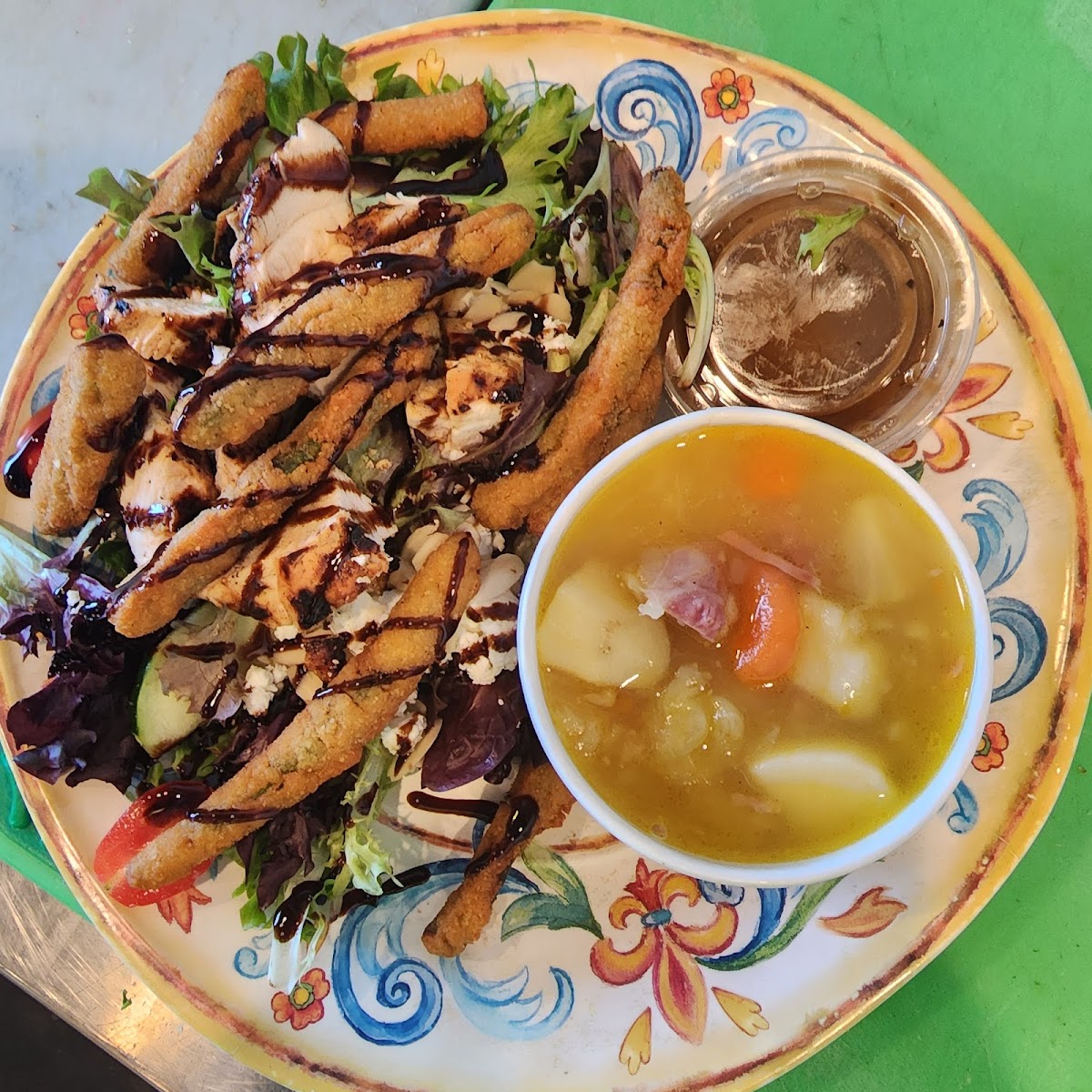 The Gateway Cafe & Grill - Photo 5