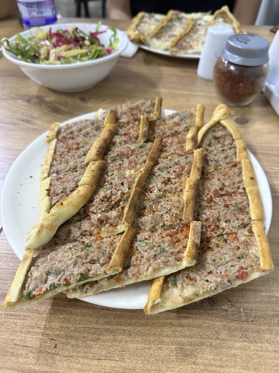 Zeynep Pide Salonu - Photo 1
