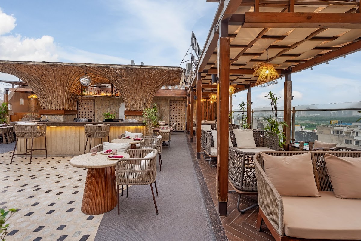 Tahia Rooftop Restaurant & Bar | Noida's Best Sundowner Cafe
