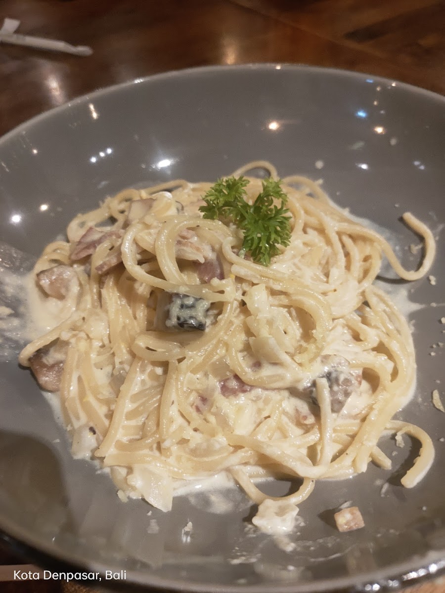 Loh Coffee & Eatery - Photo 6