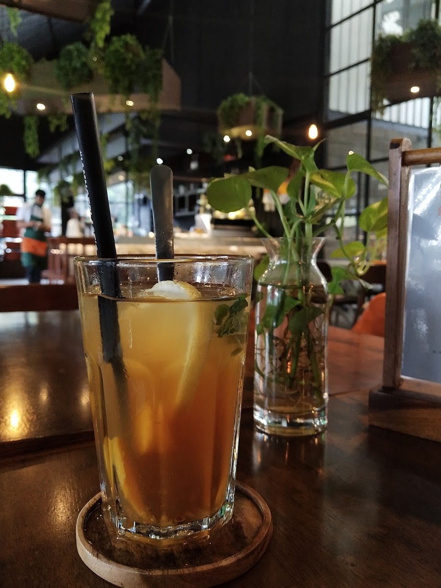 Loh Coffee & Eatery - Photo 7