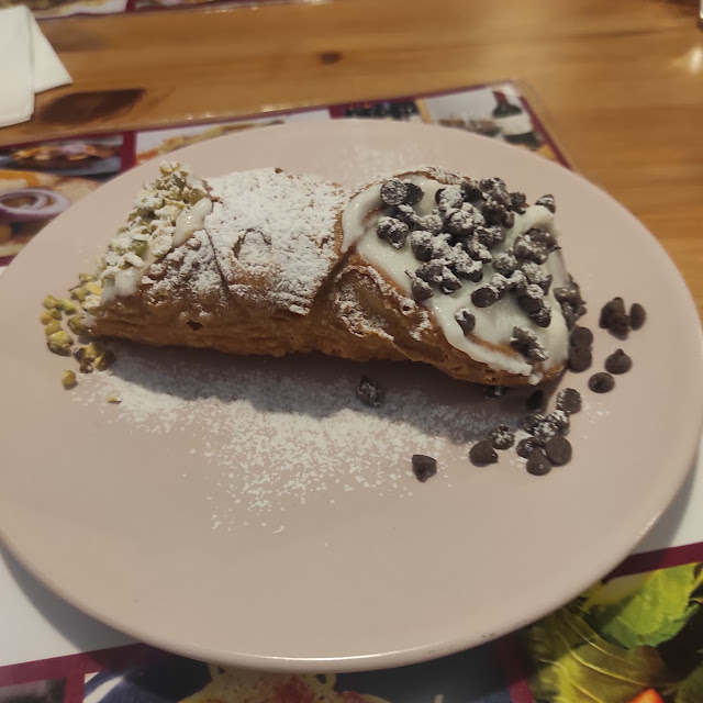Fresh Sicilian Canoli
