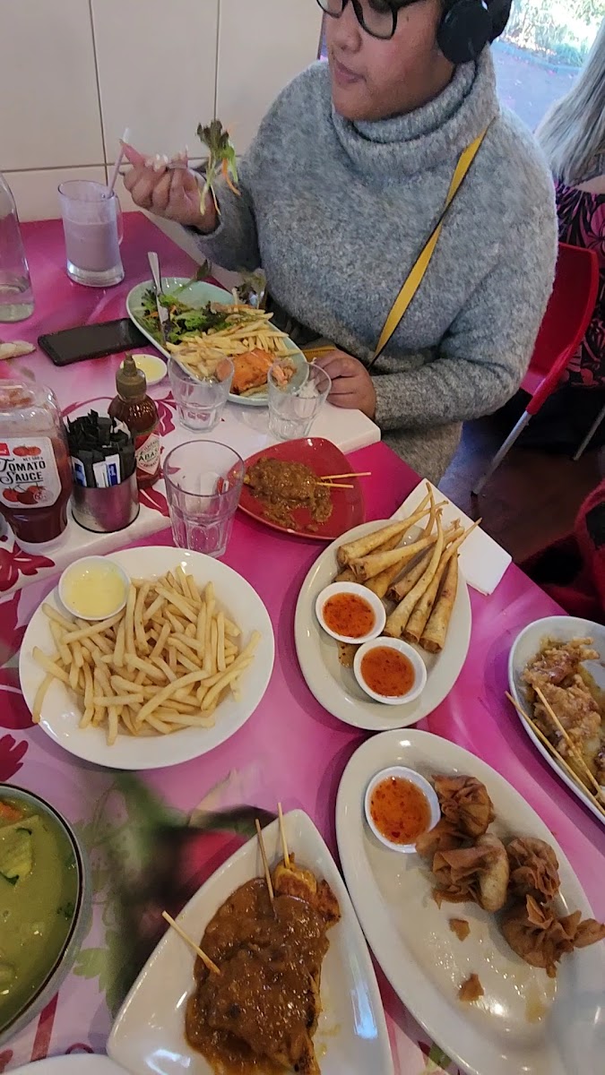 Phnom Penh Restaurant & Cafe Mangere Bridge - Photo 1