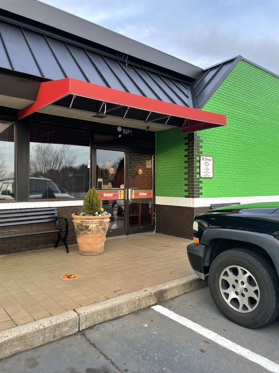 El Sarape Mexican Restaurant - Photo 2