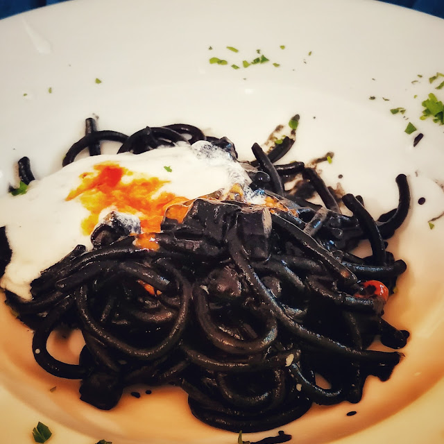Spaghetti Nero Di Seppia Ricci E Burrata