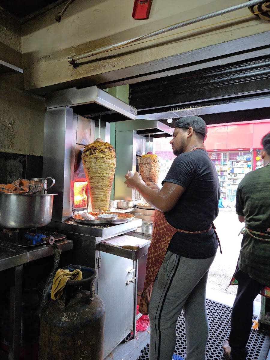 RRM Shavarma Shop Takeaway - Photo 3