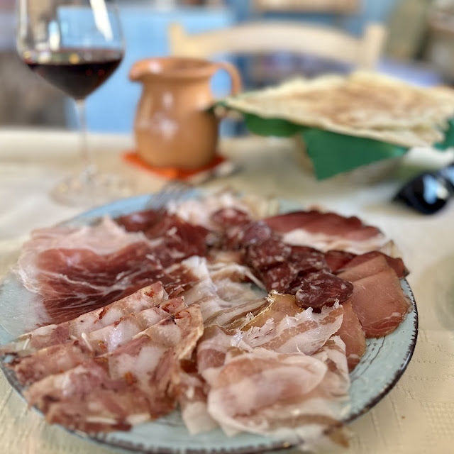 Tazzeri De Presuthu Grandula E Sartizza